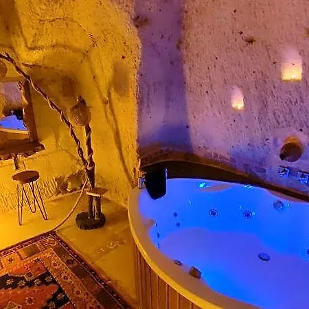 Euphoria Cave House 3*