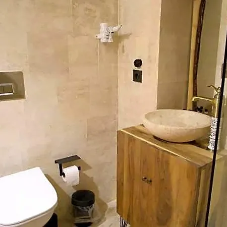 Euphoria Cave House 3*