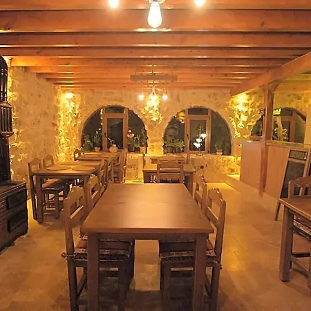 Hotel Euphoria Cave House