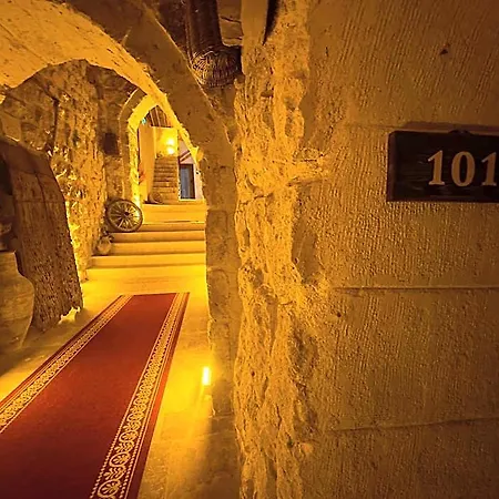Euphoria Cave House Hotel 3*