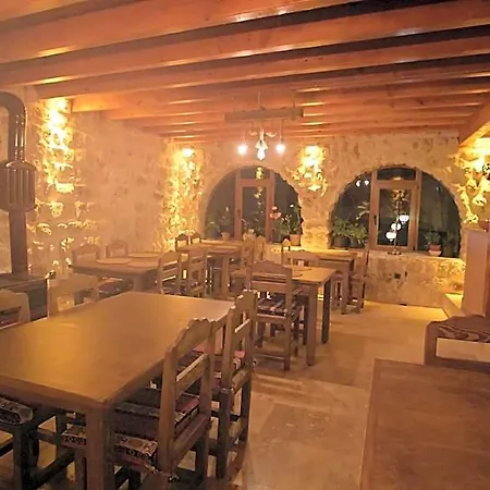 Euphoria Cave House 3*